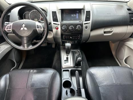 MITSUBISHI Pajero 3.5 V6 24V 4P FLEX HPE 4X4 AUTOMÁTICO, Foto 6