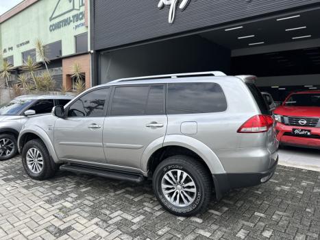 MITSUBISHI Pajero 3.5 V6 24V 4P FLEX HPE 4X4 AUTOMÁTICO, Foto 8