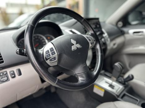 MITSUBISHI Pajero Dakar 3.2 16V 4P HPE 4X4  7 LUGARES TURBO INTECOOLER DIESEL AUTOM�TICO, Foto 2