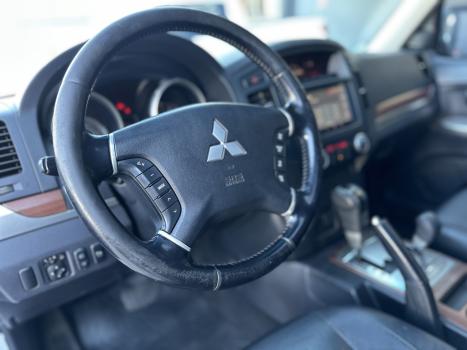 MITSUBISHI Pajero Full 3.2 16V HPE 4X4 TURBO DIESEL INTERCOOLER AUTOMÁTICO, Foto 5 MITSUBISHI Pajero Full 3.2 16V HPE 4X4 TURBO DIESEL INTERCOOLER AUTOMÁTICO, Foto 5