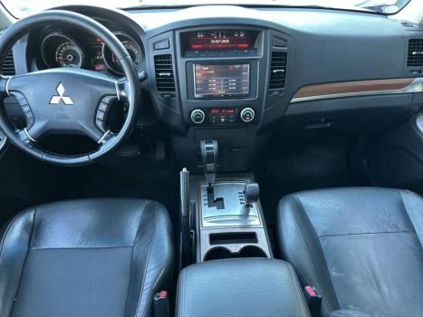 MITSUBISHI Pajero Full 3.2 16V HPE 4X4 TURBO DIESEL INTERCOOLER AUTOMÁTICO, Foto 9 MITSUBISHI Pajero Full 3.2 16V HPE 4X4 TURBO DIESEL INTERCOOLER AUTOMÁTICO, Foto 9
