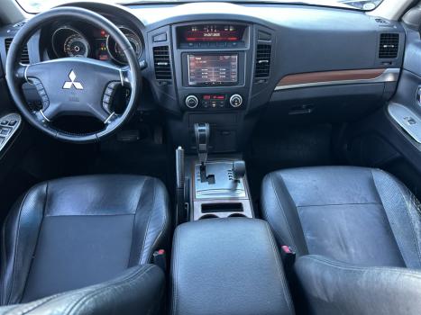 MITSUBISHI Pajero Full 3.2 16V HPE 4X4 TURBO DIESEL INTERCOOLER AUTOMÁTICO, Foto 10 MITSUBISHI Pajero Full 3.2 16V HPE 4X4 TURBO DIESEL INTERCOOLER AUTOMÁTICO, Foto 10