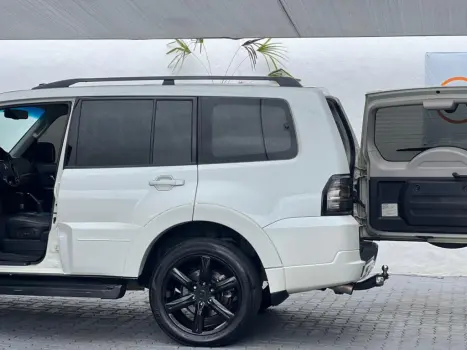 MITSUBISHI Pajero Full 3.2 16V HPE 4X4 TURBO DIESEL AUTOMTICO, Foto 10