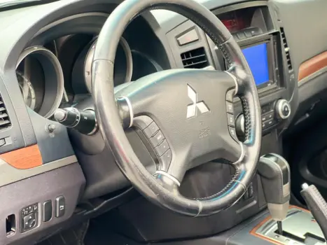 MITSUBISHI Pajero Full 3.2 16V HPE 4X4 TURBO DIESEL AUTOMTICO, Foto 16