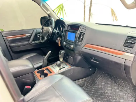 MITSUBISHI Pajero Full 3.2 16V HPE 4X4 TURBO DIESEL AUTOMTICO, Foto 24