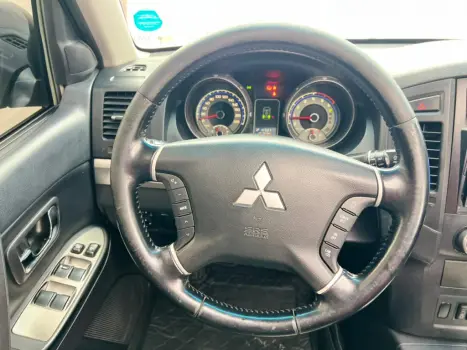 MITSUBISHI Pajero Full 3.2 16V HPE 4X4 TURBO DIESEL AUTOMTICO, Foto 27