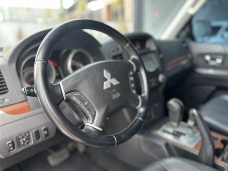 MITSUBISHI Pajero Full 3.0 V6 24V 4P 4X4 AUTOM�TICO, Foto 2