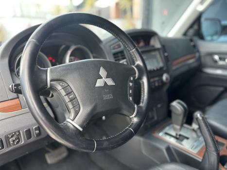 MITSUBISHI Pajero Full 3.0 V6 24V 4P 4X4 AUTOM�TICO, Foto 3