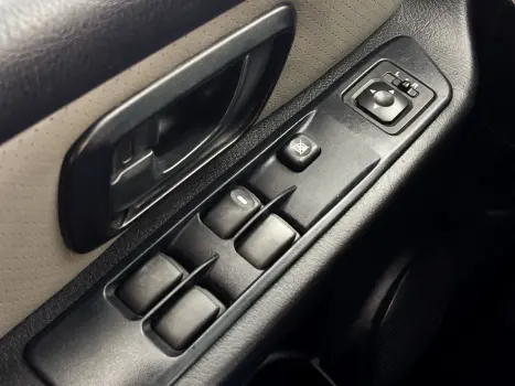 MITSUBISHI Pajero TR4 2.0 16V 4P, Foto 10