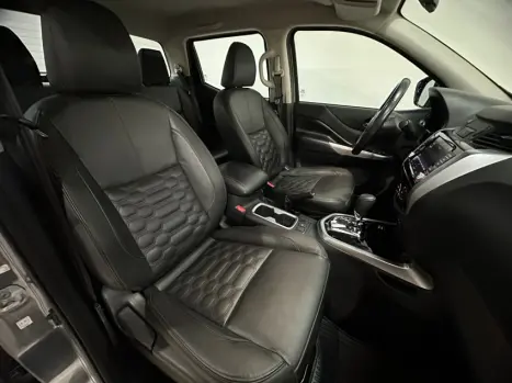 NISSAN Frontier 2.3 16V XE 4X4 CABINE DUPLA BI-TURBO DIESEL AUTOM�TICO, Foto 6