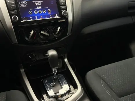NISSAN Frontier 2.3 ATTACK CABINE DUPLA 4X4 BI-TURBO DIESEL AUTOM�TICO, Foto 16