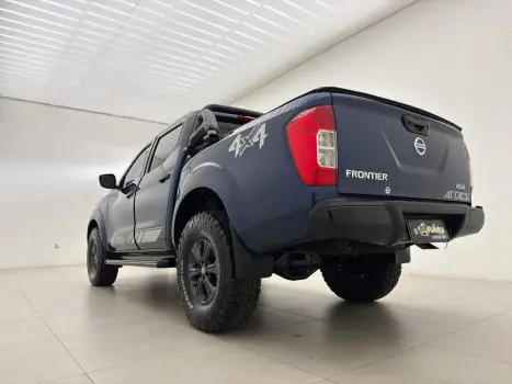 NISSAN Frontier 2.3 ATTACK CABINE DUPLA 4X4 BI-TURBO DIESEL AUTOM�TICO, Foto 4