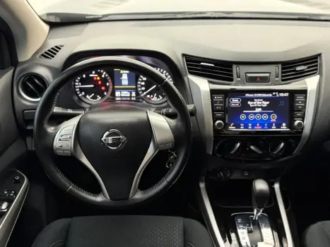 NISSAN Frontier 2.3 ATTACK CABINE DUPLA 4X4 BI-TURBO DIESEL AUTOM�TICO, Foto 13
