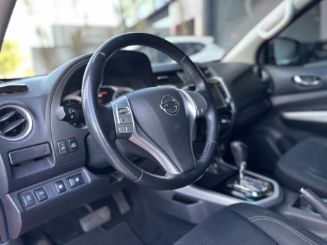 NISSAN Frontier 2.3 ATTACK CABINE DUPLA 4X4 BI-TURBO DIESEL AUTOM�TICO, Foto 2