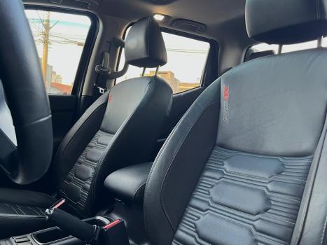 NISSAN Frontier 2.3 16V PRO4X CABINE DUPLA 4X4 BI-TURBO DIESEL AUTOM�TICO, Foto 14