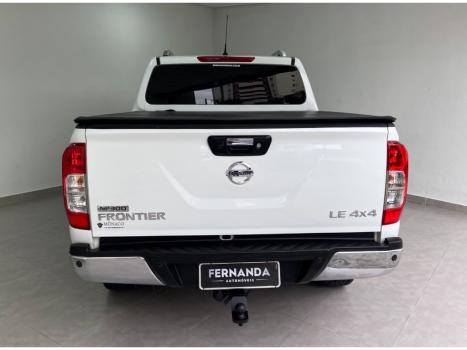 NISSAN Frontier 2.3 16V LE 4X4 CABINE DUPLA BI-TURBO DIESEL AUTOMÁTICO, Foto 4