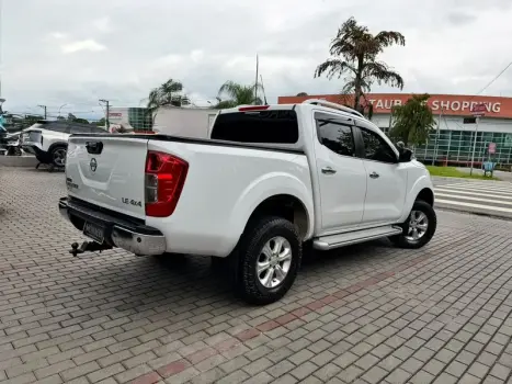 NISSAN Frontier 2.3 16V LE 4X4 CABINE DUPLA BI-TURBO DIESEL AUTOMÁTICO, Foto 4