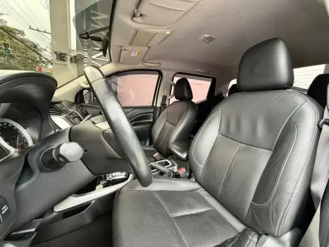 NISSAN Frontier 2.3 16V LE 4X4 CABINE DUPLA BI-TURBO DIESEL AUTOMÁTICO, Foto 6