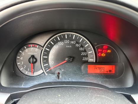 NISSAN March 1.6 16V 4P SR FLEX, Foto 6