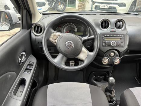 NISSAN March 1.6 16V 4P SR FLEX, Foto 9
