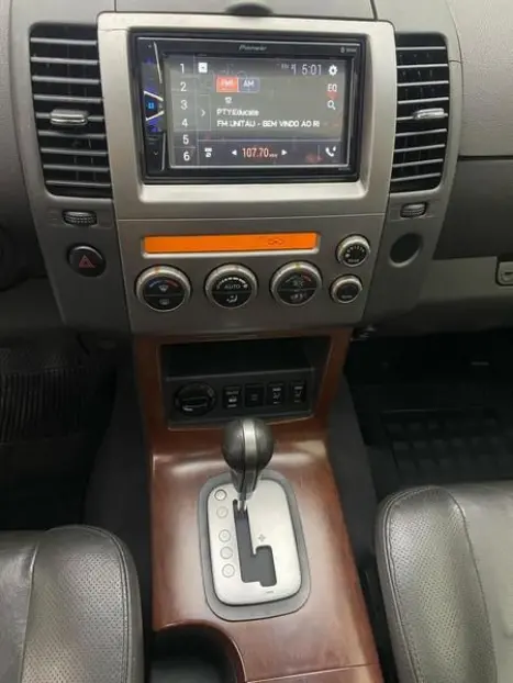 NISSAN Pathfinder 2.5 4P LE 4X4 TURBO DIESEL INTERCOOLER AUTOM�TICO, Foto 17
