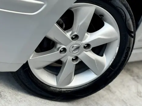 NISSAN Tiida Hatch 1.8 16V SL 4P, Foto 3