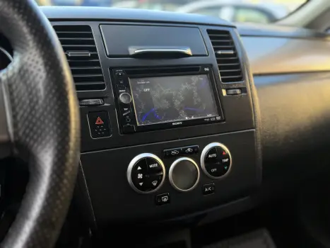 NISSAN Tiida Hatch 1.8 16V SL 4P, Foto 6