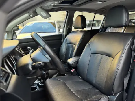 NISSAN Tiida Hatch 1.8 16V SL 4P, Foto 10