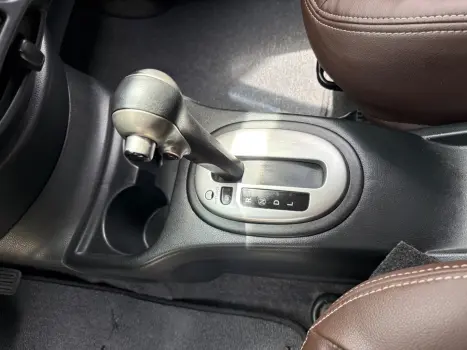 NISSAN Versa Sedan 1.6 16V 4P SV FLEX XTRONIC AUTOM�TICO CVT, Foto 10