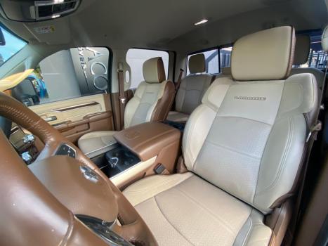 RAM 2500 6.7 I6 24V SLT CABINE DUPLA TURBO DIESEL LARAMIE 4X4 AUTOM�TICO, Foto 6