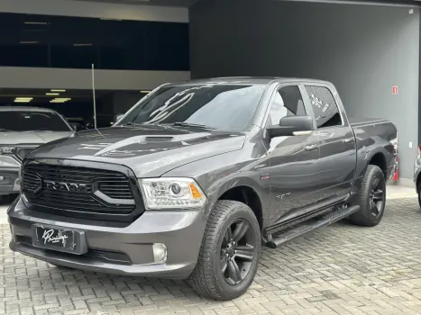 RAM Classic 5.7 V8 32V 4P HEMI LARAMIE AUTOMÁTICO, Foto 3 RAM Classic 5.7 V8 32V 4P HEMI LARAMIE AUTOMÁTICO, Foto 3