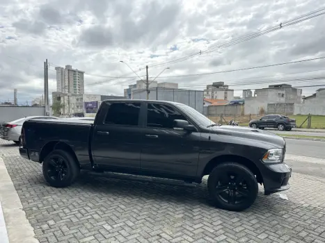 RAM Classic 5.7 V8 32V 4P HEMI LARAMIE AUTOMÁTICO, Foto 7 RAM Classic 5.7 V8 32V 4P HEMI LARAMIE AUTOMÁTICO, Foto 7