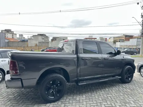 RAM Classic 5.7 V8 32V 4P HEMI LARAMIE AUTOMÁTICO, Foto 8 RAM Classic 5.7 V8 32V 4P HEMI LARAMIE AUTOMÁTICO, Foto 8