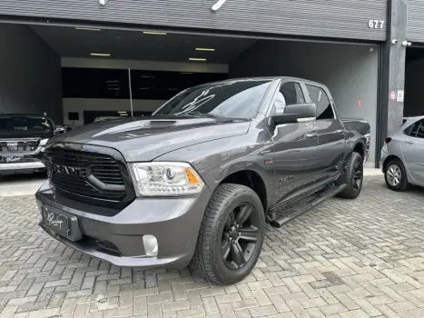 RAM Classic 5.7 V8 32V 4P HEMI LARAMIE AUTOMÁTICO, Foto 10 RAM Classic 5.7 V8 32V 4P HEMI LARAMIE AUTOMÁTICO, Foto 10