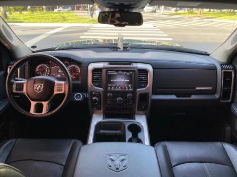 RAM Classic 5.7 V8 32V 4P HEMI LARAMIE AUTOMTICO, Foto 10