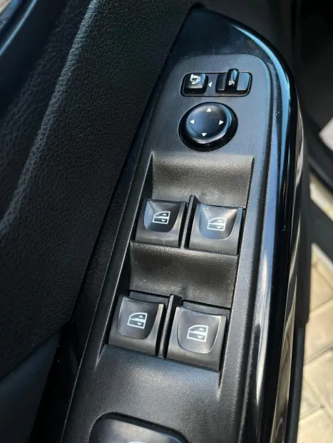 RENAULT Captur 1.6 16V 4P FLEX SCE LIFE X-TRONIC CVT, Foto 16