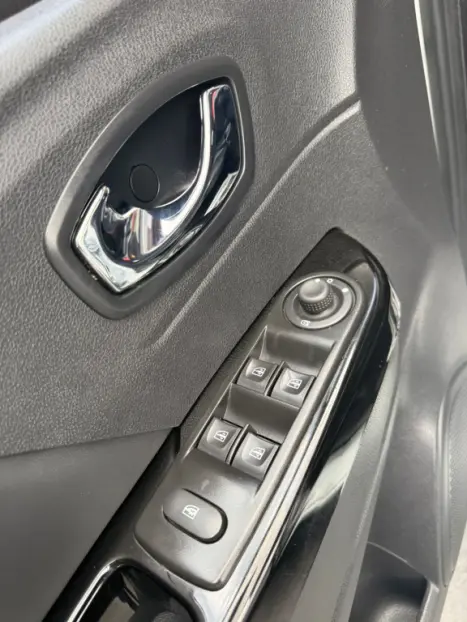 RENAULT Captur 1.6 16V 4P FLEX SCE INTENSE X-TRONIC CVT, Foto 15