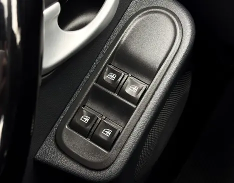 RENAULT Duster 1.6 16V 4P FLEX SCE AUTHENTIQUE X-TRONIC AUTOMTICO, Foto 8