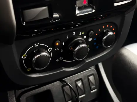 RENAULT Duster 1.6 16V 4P FLEX SCE AUTHENTIQUE X-TRONIC AUTOMTICO, Foto 10