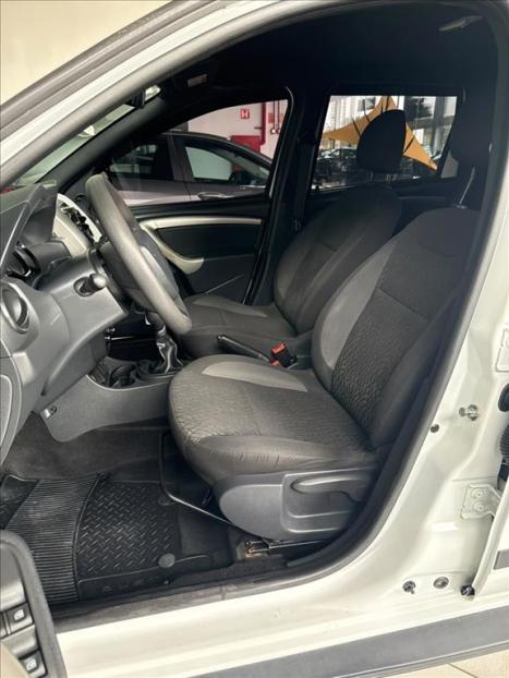 RENAULT Duster 1.6 16V 4P FLEX SCE AUTHENTIQUE X-TRONIC AUTOMÁTICO, Foto 9