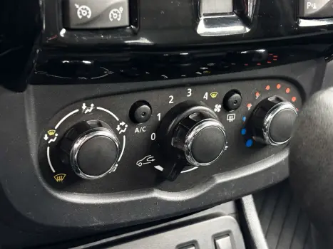 RENAULT Duster 2.0 16V 4P FLEX DYNAMIQUE AUTOM�TICO, Foto 13