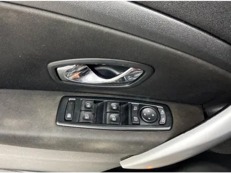 RENAULT Fluence 2.0 16V 4P FLEX DYNAMIQUE AUTOM�TICO, Foto 10