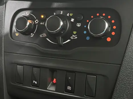 RENAULT Logan 1.0 12V 4P FLEX SCE ZEN, Foto 10