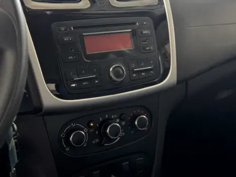 RENAULT Sandero 1.0 16V 4P FLEX EXPRESSION, Foto 5