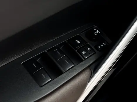 TOYOTA Corolla Cross 2.0 16V 4P FLEX VVT-IE XRE DIRECT SHIFT AUTOM�TICO CVT, Foto 10