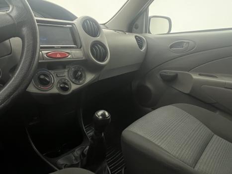 TOYOTA Etios Hatch 1.3 16V 4P FLEX X, Foto 9