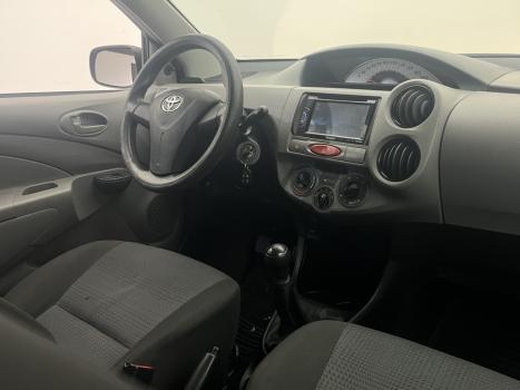 TOYOTA Etios Hatch 1.3 16V 4P FLEX X, Foto 19