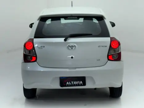 TOYOTA Etios Hatch 1.3 16V 4P FLEX X, Foto 4