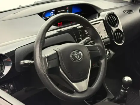 TOYOTA Etios Hatch 1.3 16V 4P FLEX X, Foto 7
