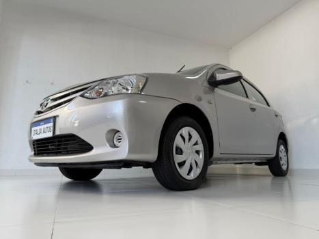 TOYOTA Etios Hatch 1.3 16V 4P FLEX X, Foto 2